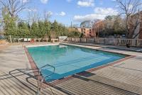 Classic City Getaway - Walk to Sanford Stadium! condo - B&B Athens