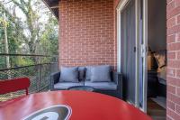 Classic City Getaway - Walk to Sanford Stadium! condo - B&B Athens