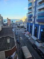 Lindo Apartamento Renovado na Meia Praia 100m do mar - Bed and Breakfast Itapema