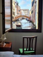 Zen Accommodations , Canal view - B&B Venice