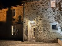 La Pierre du Bonheur Maison de village de 2 à 8 personnes - Chambres d'hôtes Saint-Denis-d'Anjou