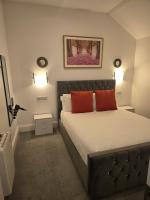 Dunderry Lodge Self Catering Family Lodges - B&B Navan