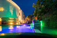 Pink Moon Private Luxury Villa Secluded Garden 5 Bedroom 4 en suite Bathrooms with Private Pool CAT 6 WiFi Close to Beach - B&B Fontane Bianche