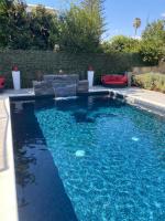 Pink Moon Private Luxury Villa Secluded Garden 5 Bedroom 4 en suite Bathrooms with Private Pool CAT 6 WiFi Close to Beach - Chambres d'hôtes Fontane Bianche
