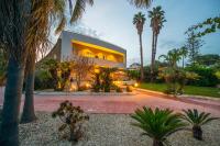 Pink Moon Private Luxury Villa Secluded Garden 5 Bedroom 4 en suite Bathrooms with Private Pool CAT 6 WiFi Close to Beach - Chambres d'hôtes Fontane Bianche