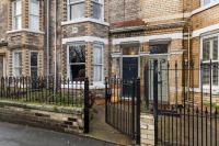 Gorgeous Victorian Town-house in York with Parking - Pass the Keys - Chambres d'hôtes York