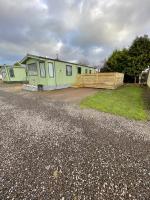 6 Rannoch, lovely holiday static caravan for dogs & their owners. - Chambres d'hôtes Forfar