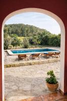 Villa Es Puig, piscina y vistas a la montaña - B&B Santa Margalida