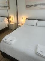 Stylish 1-Bedroom Apartment in the Heart of Cremorne - Chambres d'hôtes Sydney