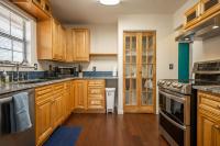 Beaverdam Creek Escape with yard home - B&B Winterville