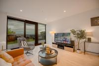 Sky One 3BR 3Bath Penthouse Grand Terrace Pool - B&B Ballarat