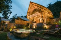 Sunrise Hill Bamboo House-Private Jungle Villa Near Sidemen - Bed and Breakfast Sidemen