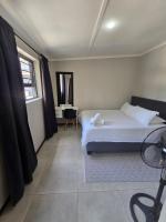 Honeywood Stays "Leafy Abode" - Modern 1-Bed Private Studio with Free Wi-Fi & Secure Parking - B&B Port Elizabeth