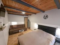 Camera Matrimoniale con Balcone (2 Adulti + 1 Bambino)