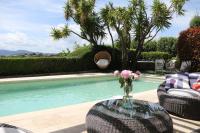 Rez de Villa, vue magnifique, piscine chauffée privée, spa villa Les Feuillantines - Chambres d’hôtes Sainte-Maxime