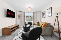 Cosy 3BR Home in the heart of Coventry - Games room - Chambres d’hôtes Coventry