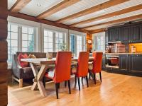 Mountain Lodge with Jacuzzi & Views - Chambres d'hôtes Aurdal