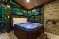 Elevated Hideaway in Nature - Bed and Breakfast Broken Bow