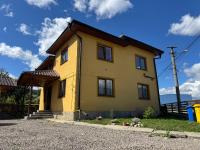 Casa Pietrele Doamnei Garden Apartment - B&B Campulung Moldovenesc