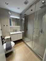 Appartement met 2 Slaapkamers, Balkon en Uitzicht op Zee