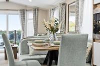 Harbour View at Avocet Crescent - Luxury Lodge with Hot Tub - Hayling Island - Mill Rythe Holiday Village - Chambres d'hôtes North Hayling