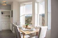 Elegant Top Floor Period Apartment with Parking - B&B Bath