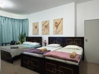 Family Room - Private Bathroom, No Parking - B&B Abu Dhabi