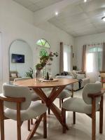 CasaMarena, Zona Céntrica, Parqueo&Terraza - Ferienwohnung Puerto Barrios