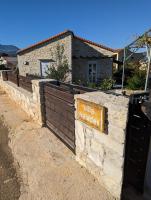 Villa Naiades Traditional Cretan Stone House with private Pool and Garden in Chania - B&B Arménoi