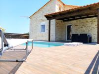 Villa Naiades Traditional Cretan Stone House with private Pool and Garden in Chania - B&B Arménoi