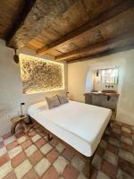 Kalma Elephant Tower Guardians House - Historic Stay at Old Town - Chambres d’hôtes Cagliari