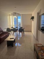 Spacieux T4 lumineux avec balcon confort, calme et modernité à Joué-lès-Tours - Bed and Breakfast Joué-lès-Tours