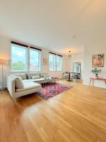 New-three room-Entire Apartment with two Balconies & Garage, Central-Fast Access to City Center - Barmbek -Stadtpark - Chambres d'hôtes Hambourg