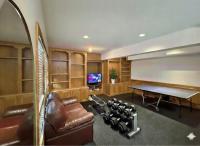 NEW Luxury Executive Home 5 bedrm FitRM 6,000sq - Ferienwohnung Calgary
