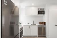 Refined Luxury Retreat with Premium Comforts - Ferienwohnung Christchurch