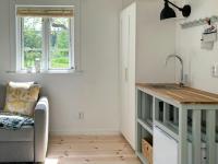 Guest House By Lake - Bed and Breakfast Ramkvilla