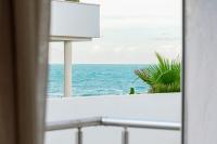 Didona Loft in the heart of the marsa and beach access - Chambres d'hôtes Tunis
