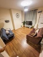 Leyland Town Centre Quiet Hub 2 bedroom 4 beds superfast WIFI free parking close to station and High Street - Chambres d'hôtes Leyland
