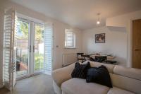 Modern 2-Bed Home in Swinton by MCPI Hosting, Perfect for Families & Contractors - B&B Manchester