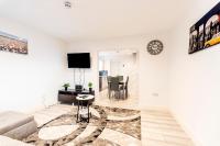 4 Bedroom 4 bathroom Habour place in Crewe by M&R Serviced Home, Perfect for Contractors & Business, FREE Off road Parking- Sleeps 8 - B&B Crewe