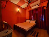 Camera Matrimoniale con Bagno in Comune 