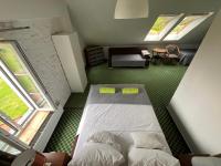 Vierbettzimmer mit eigenem Bad