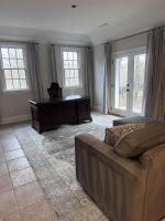 Entire Private 1BR Apartment, Private Entrance, Full Kitchen, Parking - Chambres d'hôtes Charlotte