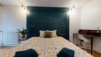 Modern Loft - 8 Guests- 4 rooms- 2 Bathrooms- Near Paris- Private car park - Chambres d'hôtes Le Kremlin-Bicêtre