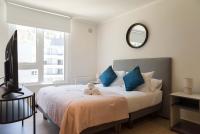 Best of Providencia Modern 2BR Steps from Metro - B&B Santiago del Cile