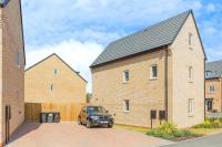 4 Bed Room Service Accommodation - 2 Parkings - Fibre Wi-Fi - Workstation - Ferienwohnung Corby