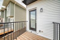 Cozy 3 beds 2 and half baths 2 Story Home - B&B Calgary