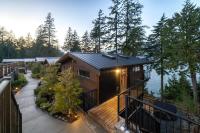 Seaside Haven -Hot Tub with Oceanfront View - B&B Port Renfrew