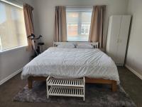 3BR Retreat - Quiet and Relaxing - Work or Leisure - Chambres d’hôtes Lower Hutt