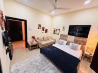 Luxurious Cozy Studio Flat Message whatsap below for bookings - B&B Sanābis
